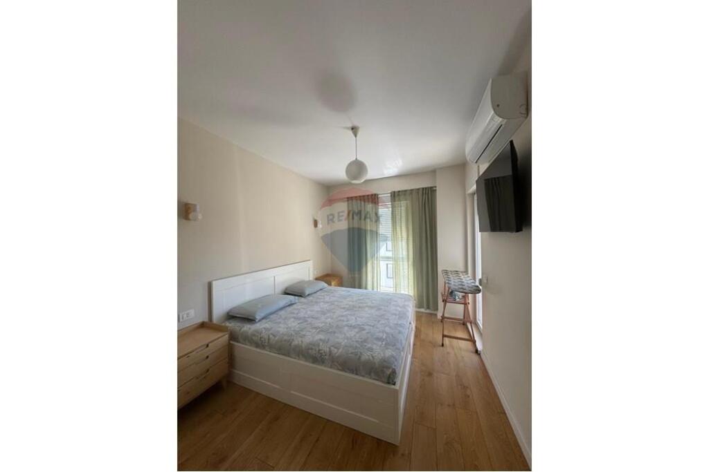 Apartament me qira 21 dhjetori