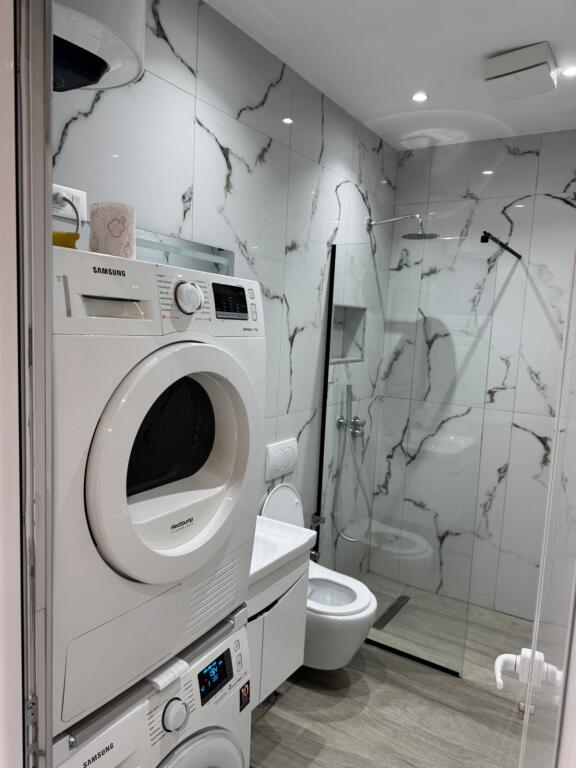 Apartament me qera 1+1 Tek 5 maj
