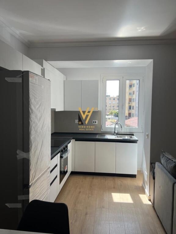JEPET APARTAMENT 2+1+BLK ME QIRA TE BLV. ZOGU I 1, 950 EURO