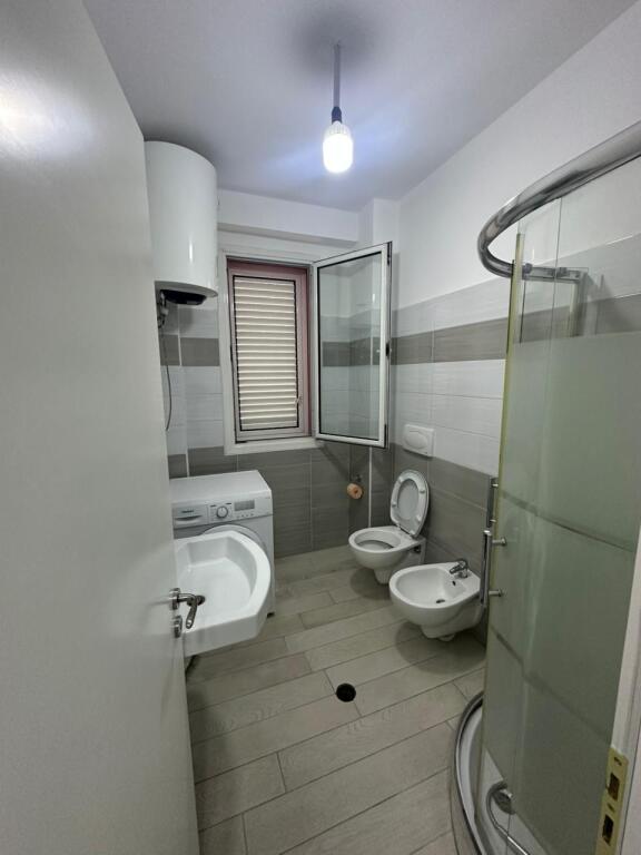 Apartament me qera 2+1+2