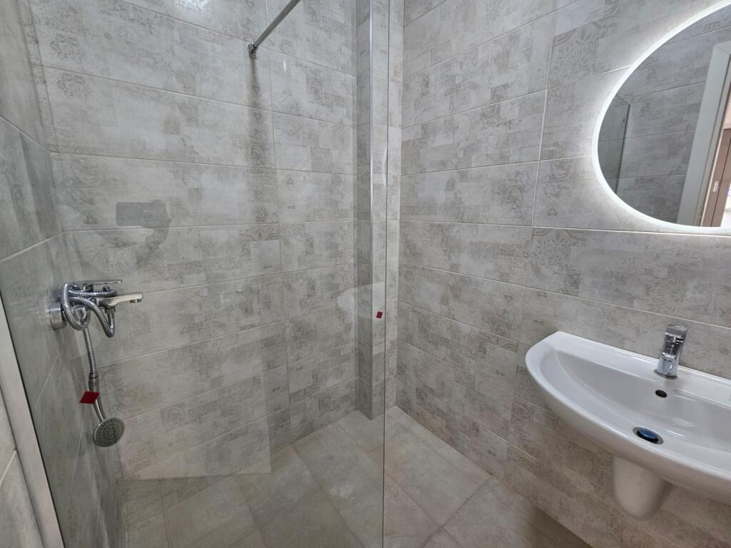 Apartament 2+1 per qera tek Rruga e Dibres!