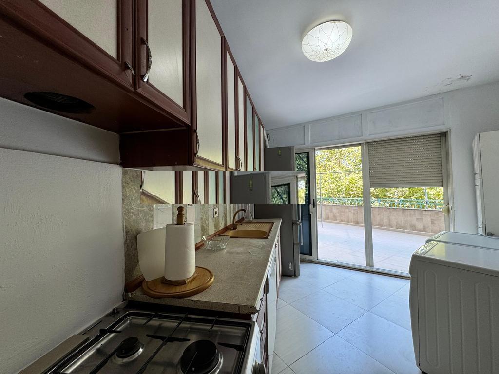 SHITET APARTAMENT 2+1 +VERANDE NE RRUGEN DRITAN HOXHA 160,000 €
