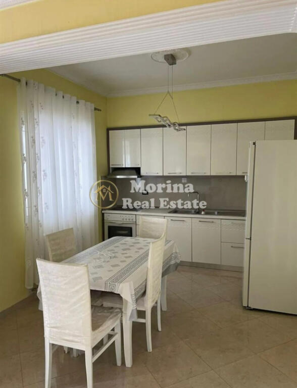 Qera,Shtepi Private 3+1 , Kamez 350 euro/muaj
