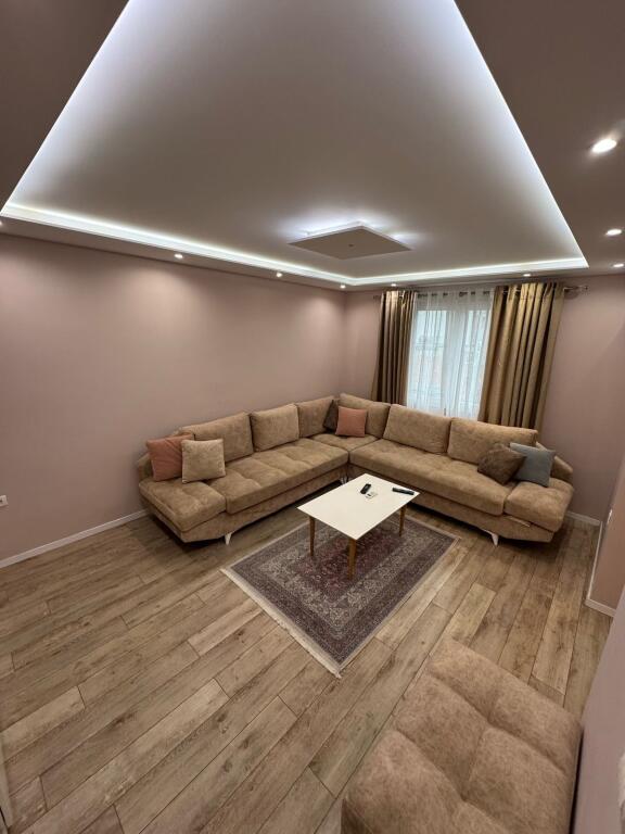 Jepet apartament me qera