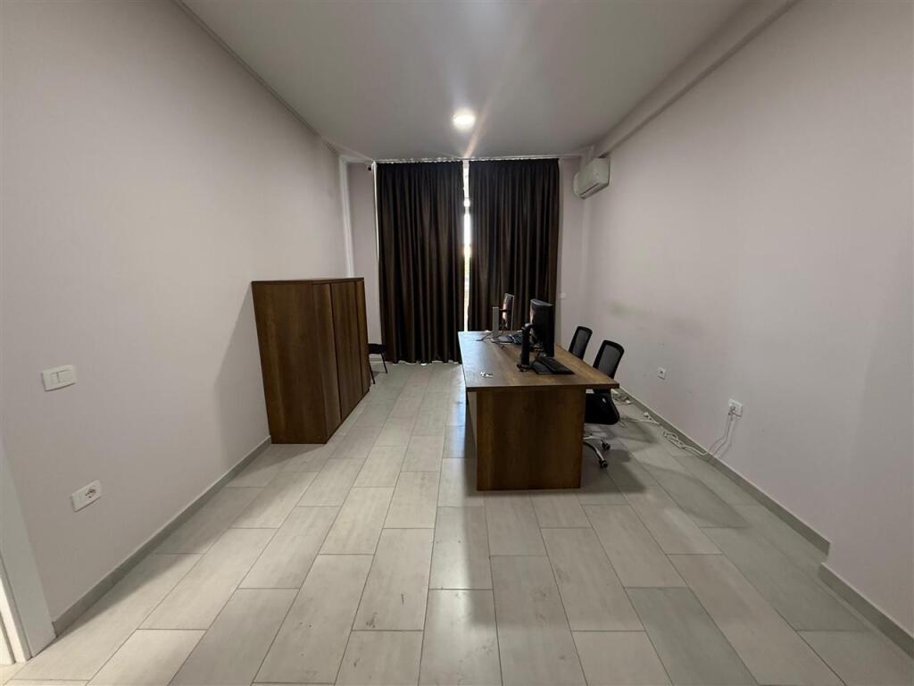 SUPER OFFICE FOR RENT AT SQUARE 21 TIRANA