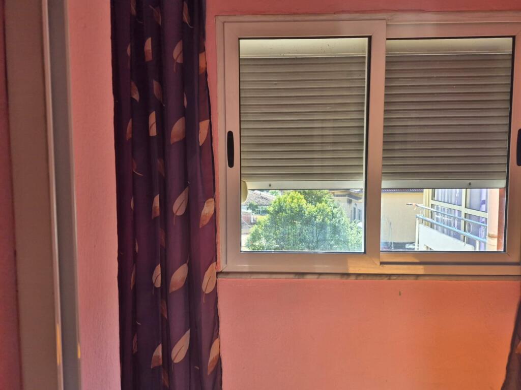 Super ap 1+1 tek pazari ri ( shkolla linkoln )