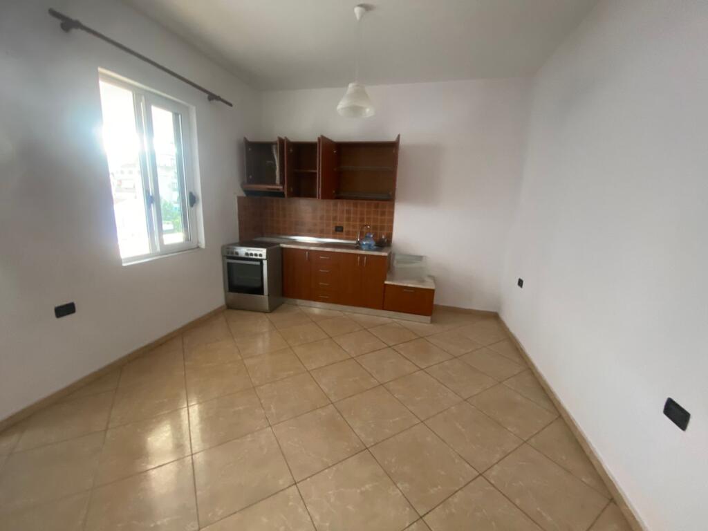 Jepet Apartament me qera