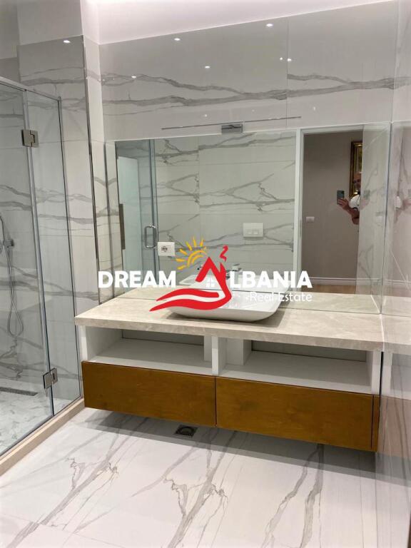 Appartamenti 3+1 in affitto a Bllok, vicino alla Credins Bank a Tirana (ID 4231252)