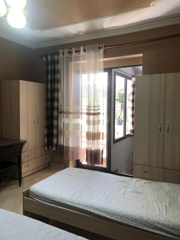 📢 Affittasi Parte di Villa – Medreseja, Via Hafiz Ibrahim Dalliu 💶 Prezzo: 50.000 Lek / mese