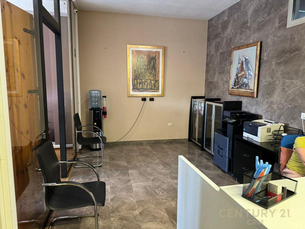 Jepet apartament me qira per zyra tek Garda.