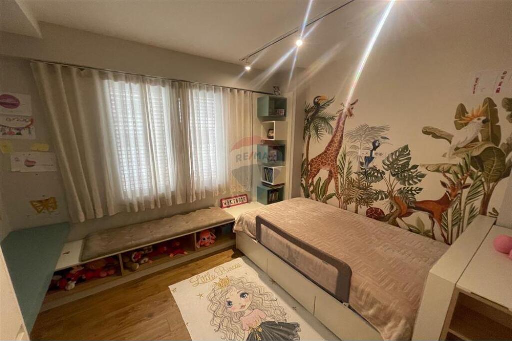 Apartment 3+1+2 +Laundry for sale near the Paris Municipality,
