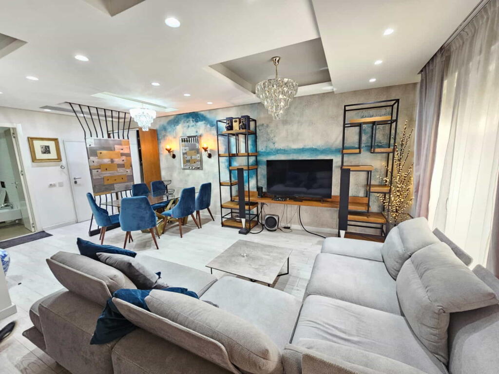 Apartament Me Qera Lux 2+1+2 tek Kopshti Zoologjik (ID B2201418) Tirane
