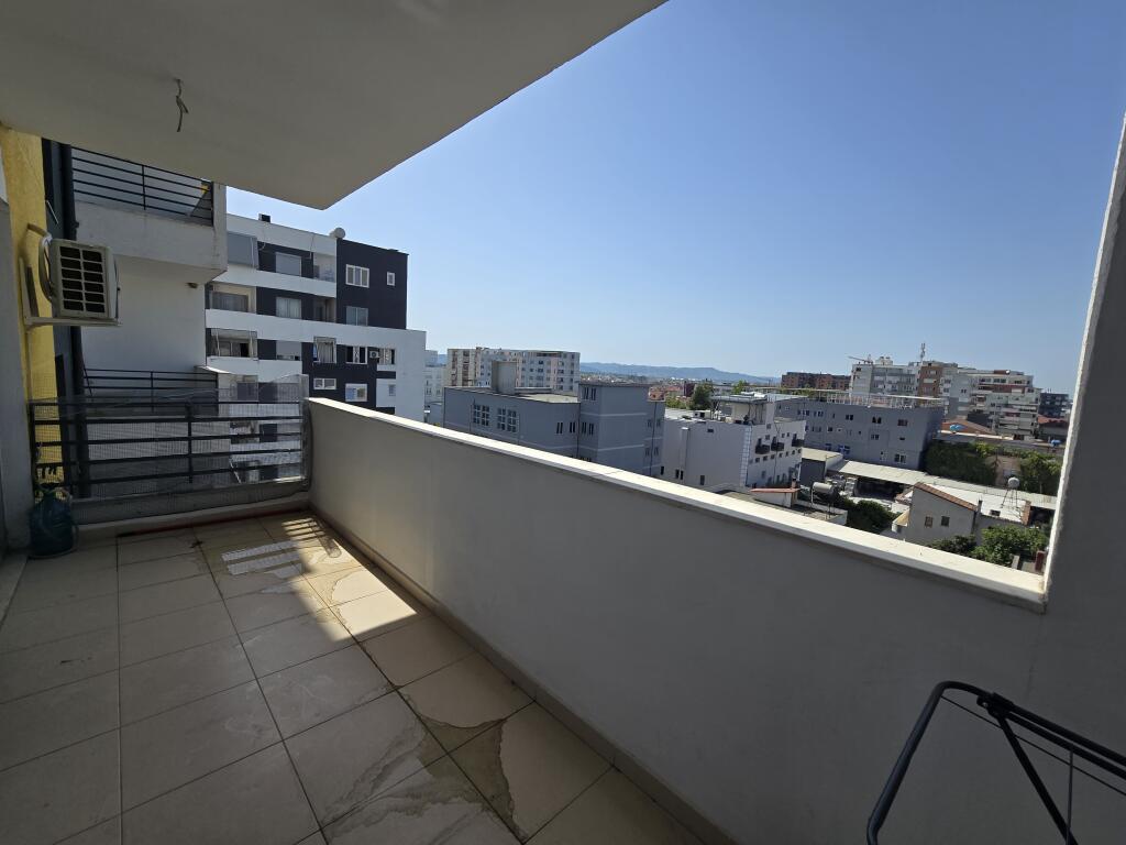 2+1 Apartment with Balcony for Sale in Ulliri in Kamez