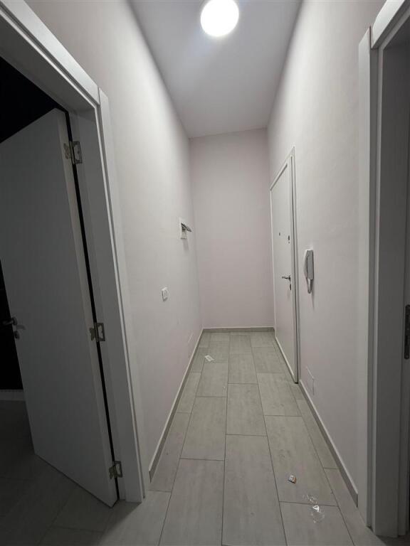 SUPER OFFICE FOR RENT AT SQUARE 21 TIRANA