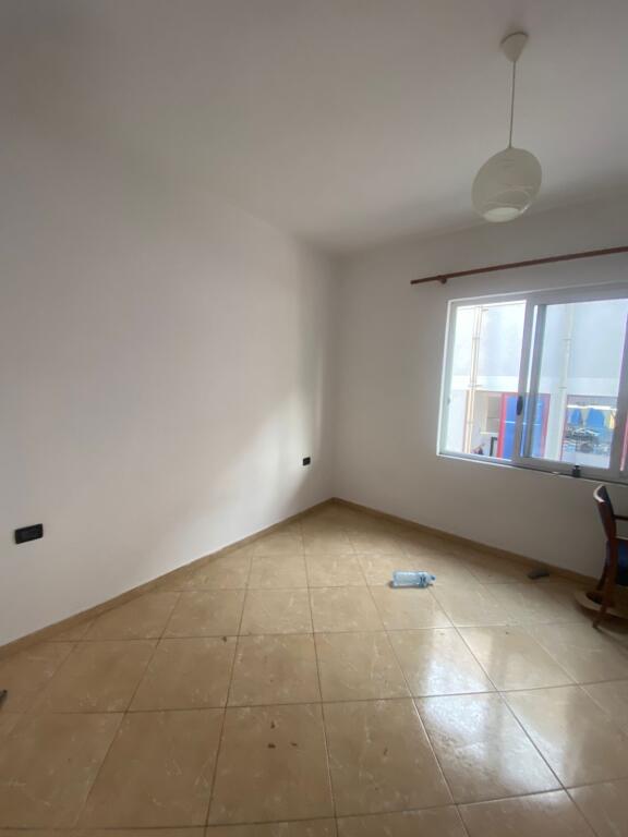 Jepet Apartament me qera