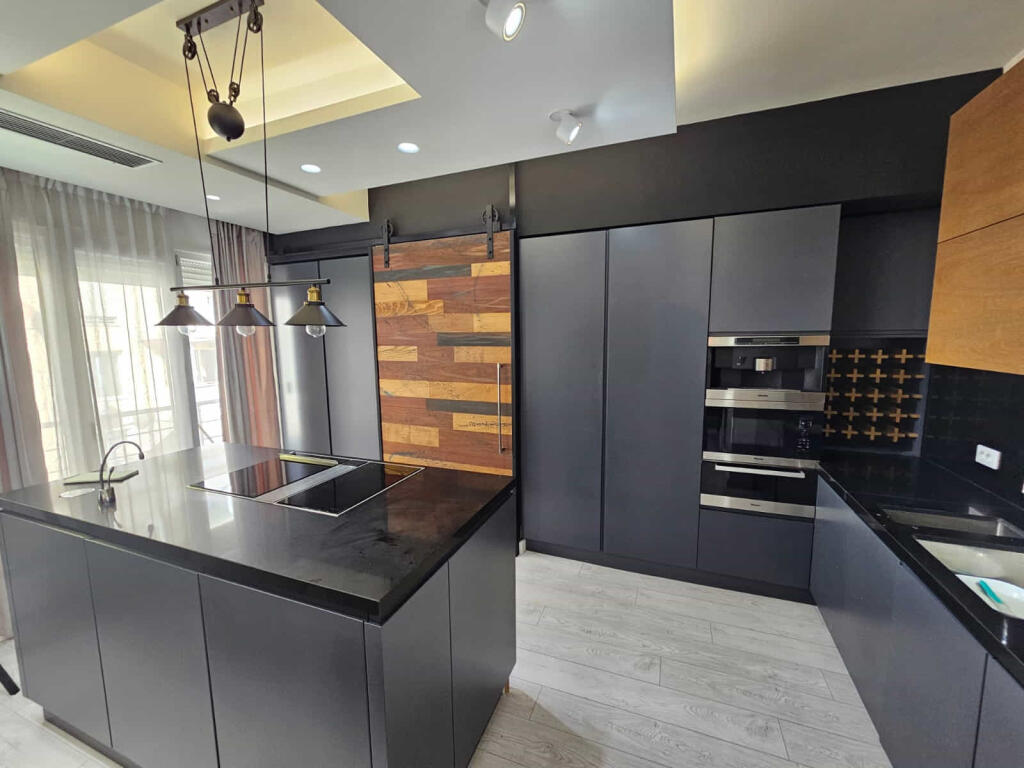 Apartament Me Qera Lux 2+1+2 tek Kopshti Zoologjik (ID B2201418) Tirane