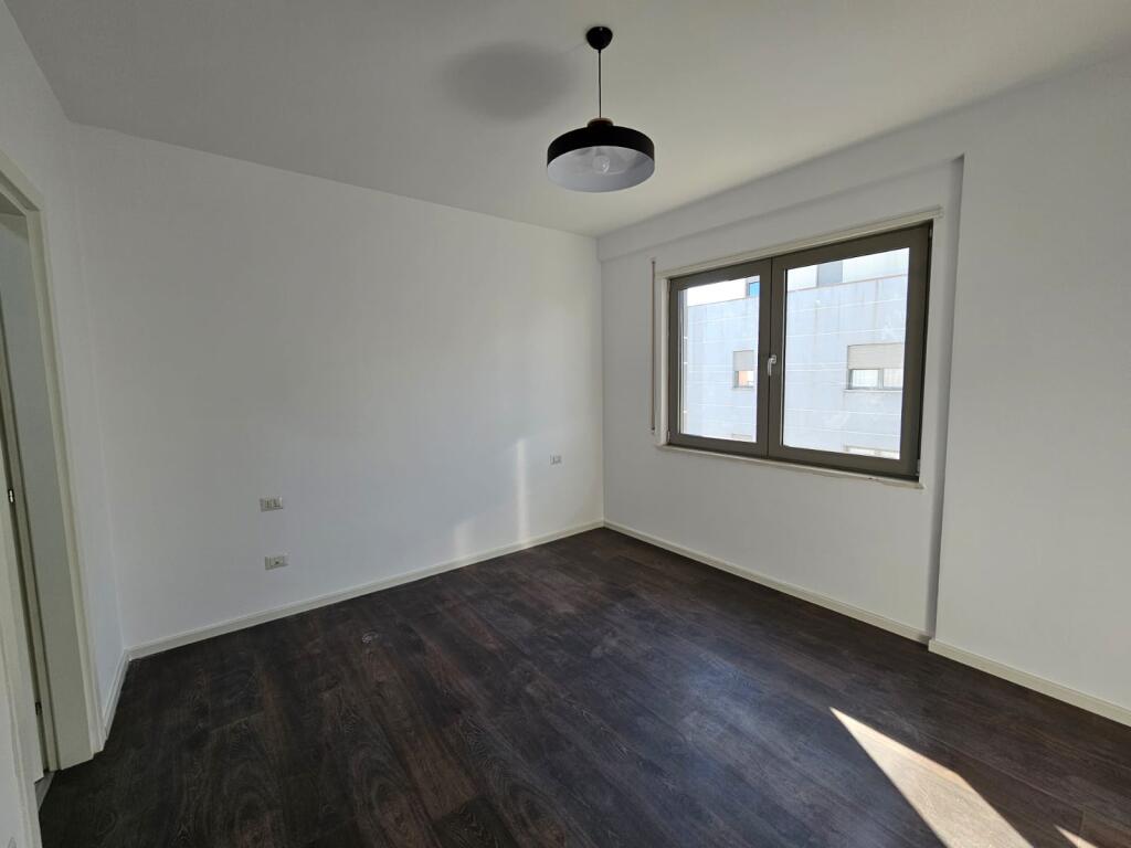 Apartament 2+1 per qera tek Rruga e Dibres!