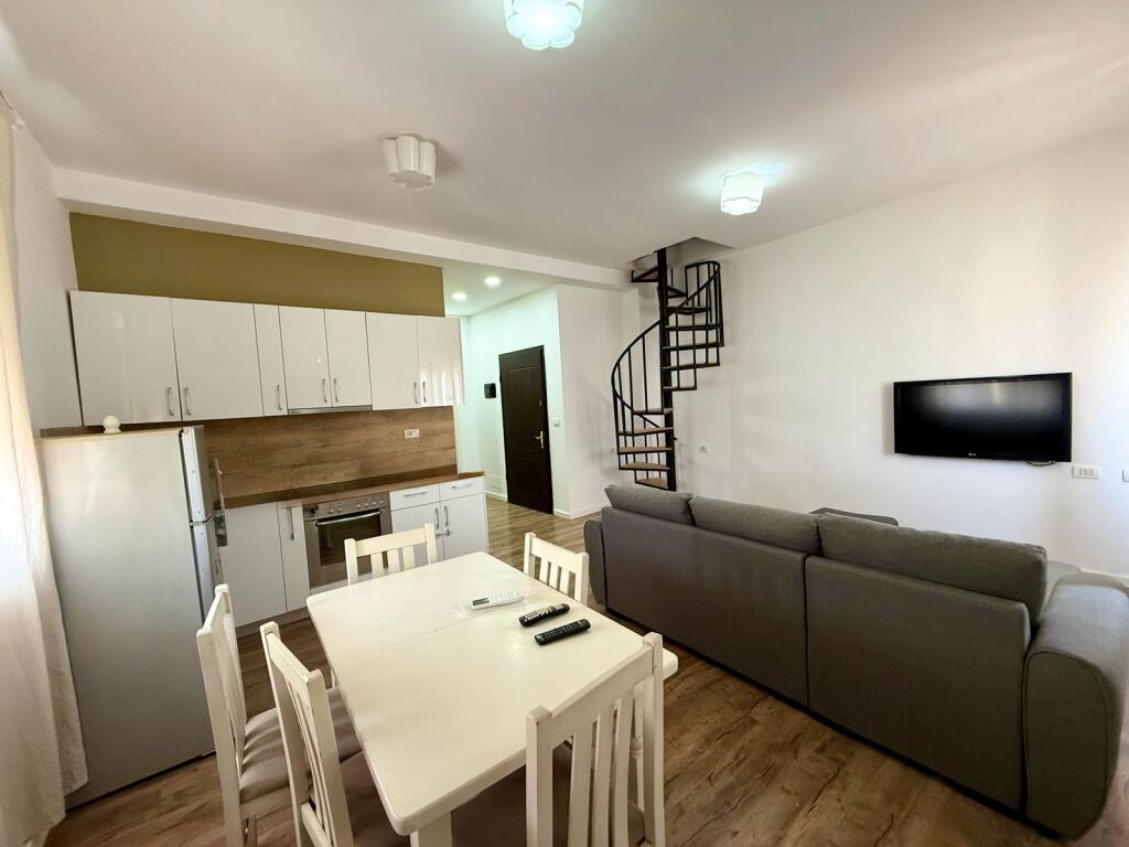 APARTAMENT 1+1 PER QIRA,PRANE ISH REST..DURRESIT