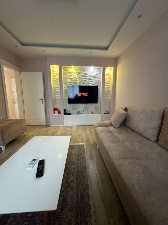Jepet apartament me qera