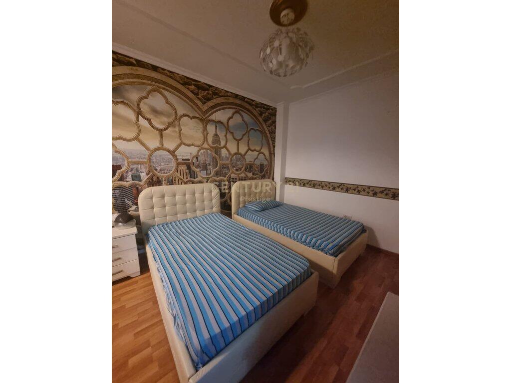 ISH-BLLOKU, APARTAMENT 2+1+2 +POST PARKIMI ME QIRA!