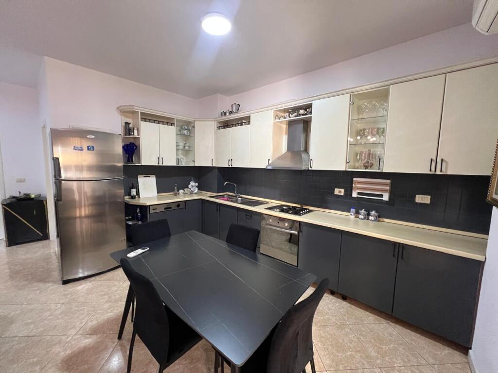 Appartamento in Vendita 2+1+2 presso Komuna e Parisit (ID B120706) Tirana