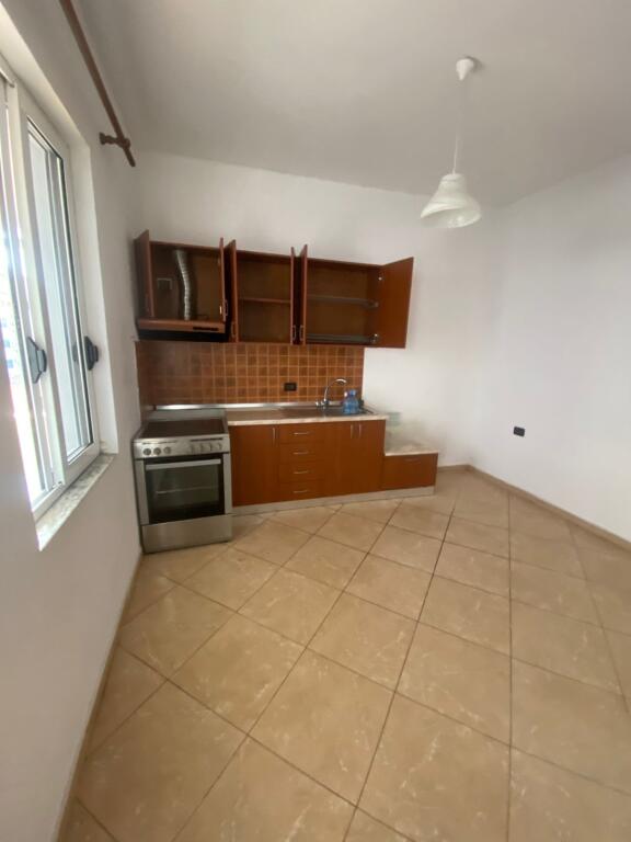 Jepet Apartament me qera