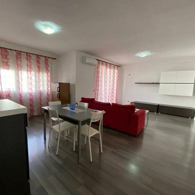 Appartamento 2+1 in affitto vicino a Piazza Pranvera