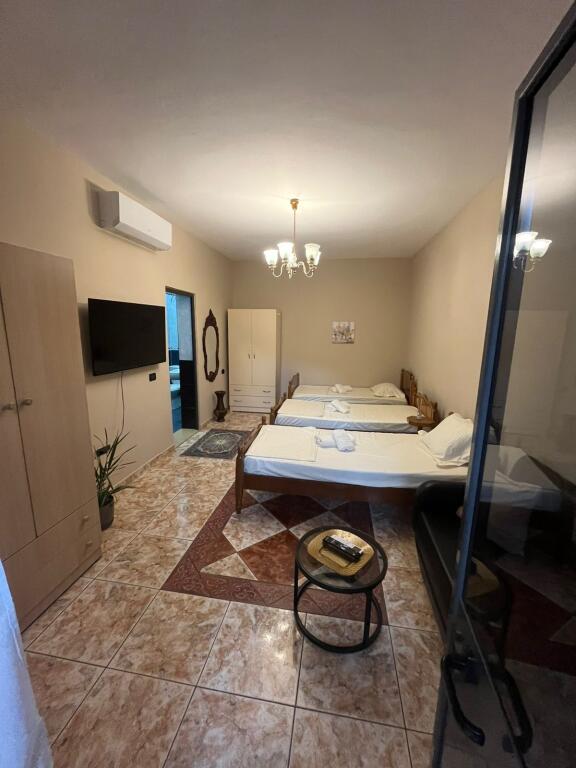 Monolocali in Affitto – Via di Dibra, in Villa Privata