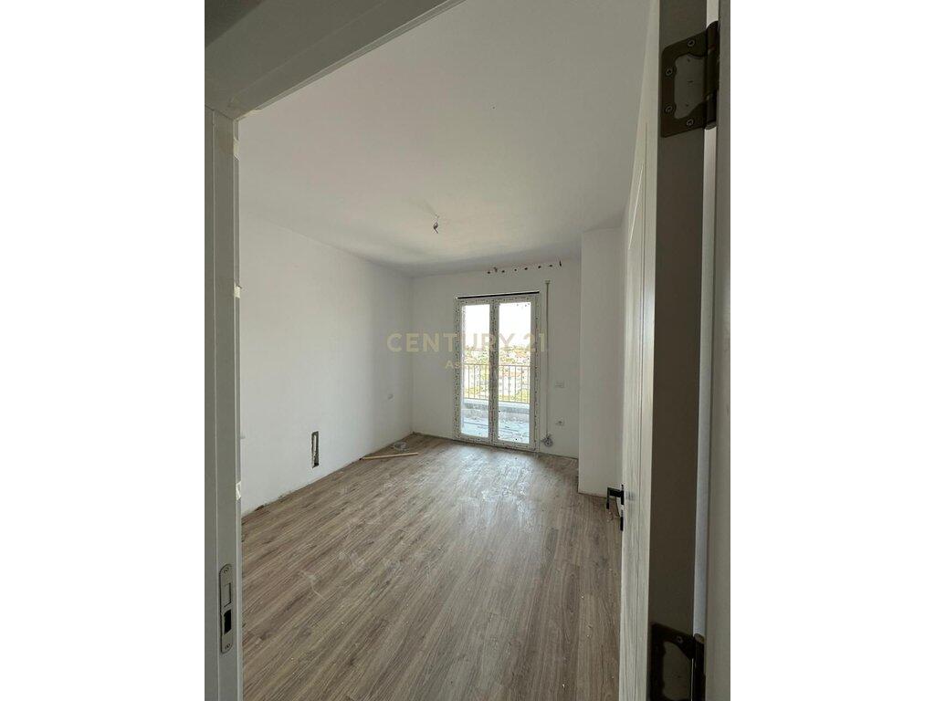2+1+2 apartment in the Paskuqan area with accessibility to the Grand Ring.