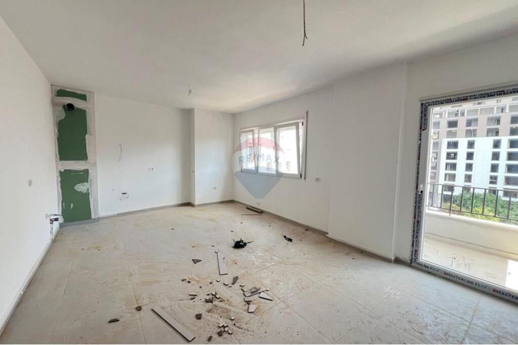 We offer an office for rent in the New Bazaar area.!