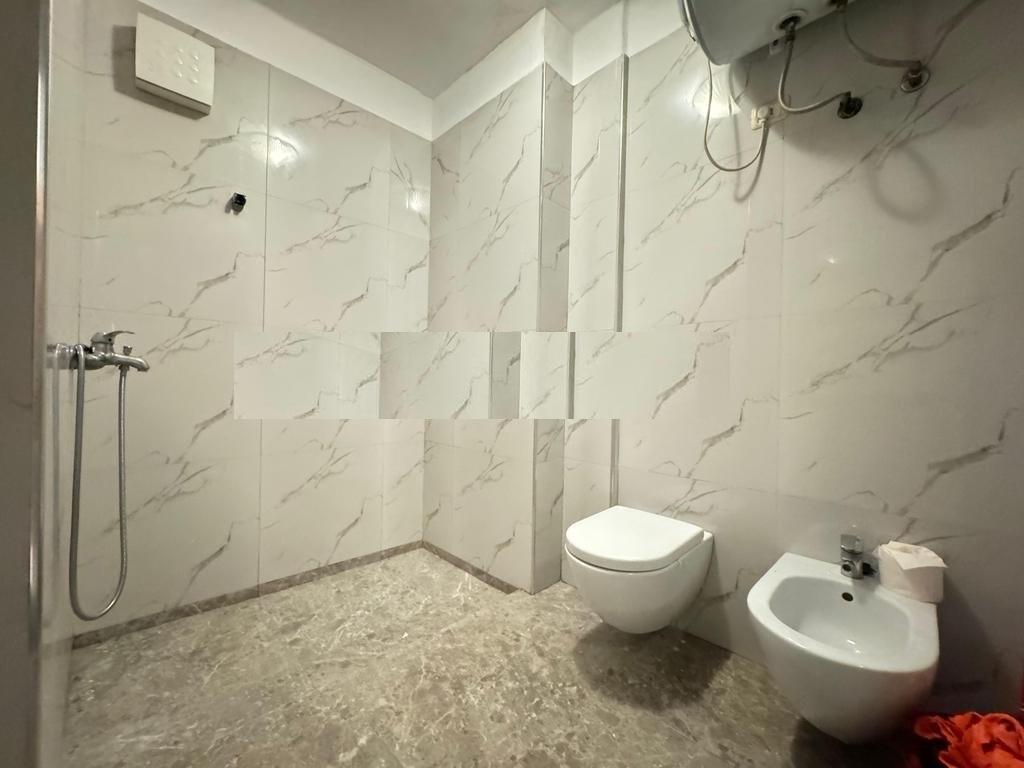SHITET APARTAMENT 2+1 +VERANDE NE RRUGEN DRITAN HOXHA 160,000 €