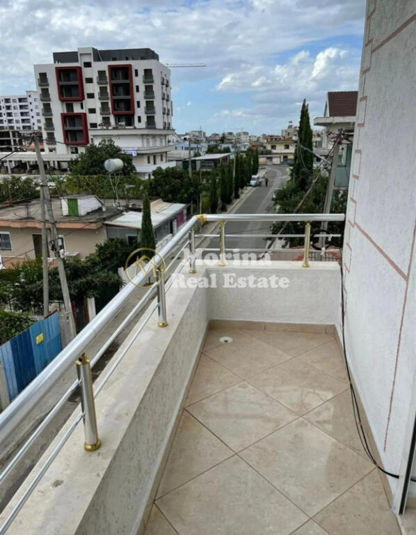 Qera,Shtepi Private 3+1 , Kamez 350 euro/muaj