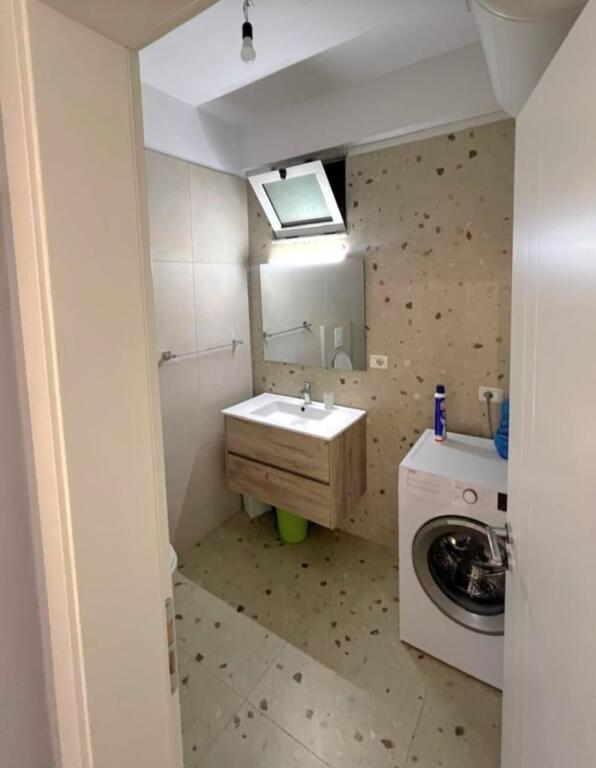 Shitet Apartament 1+1 Astir,