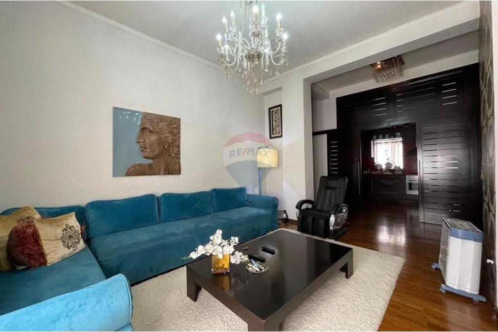 Jepet apartament me qira ne Qender 2+1+2 prane Sheshit Skenderbej