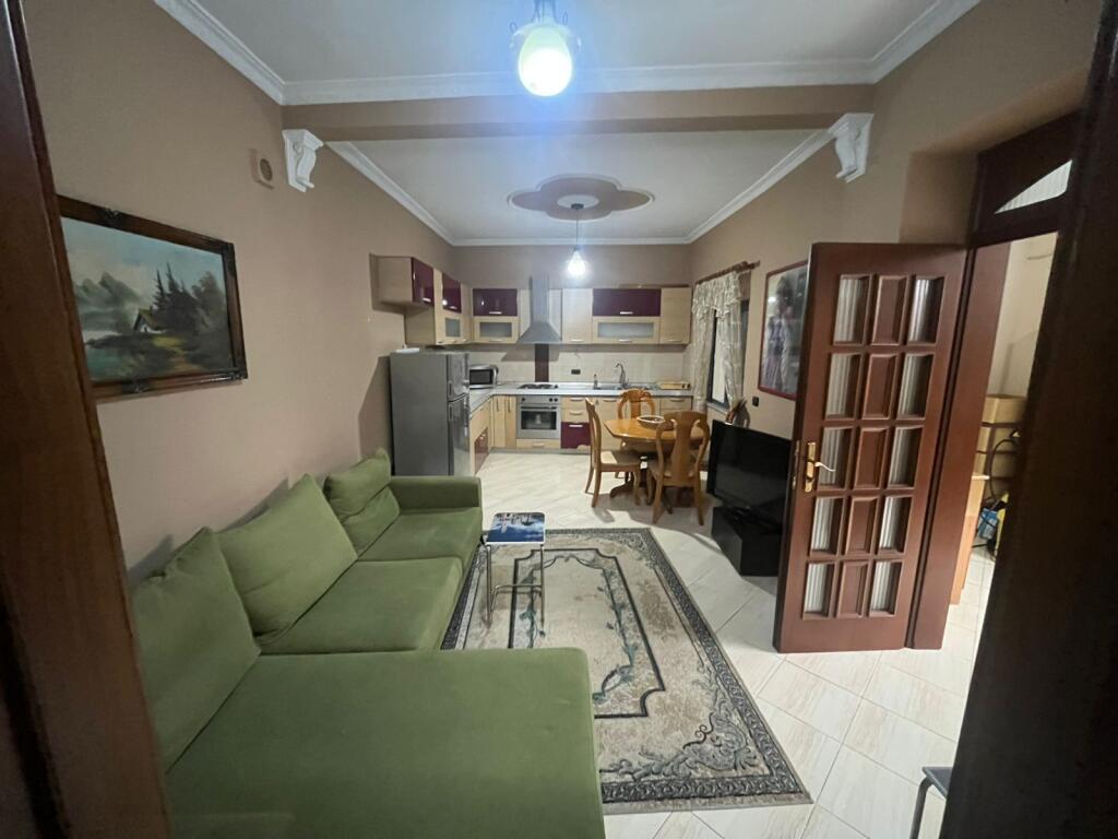APPARTAMENTO IN AFFITTO IN VIA DIBRA MOLTO VICINO ALLA STRADA PRINCIPALE