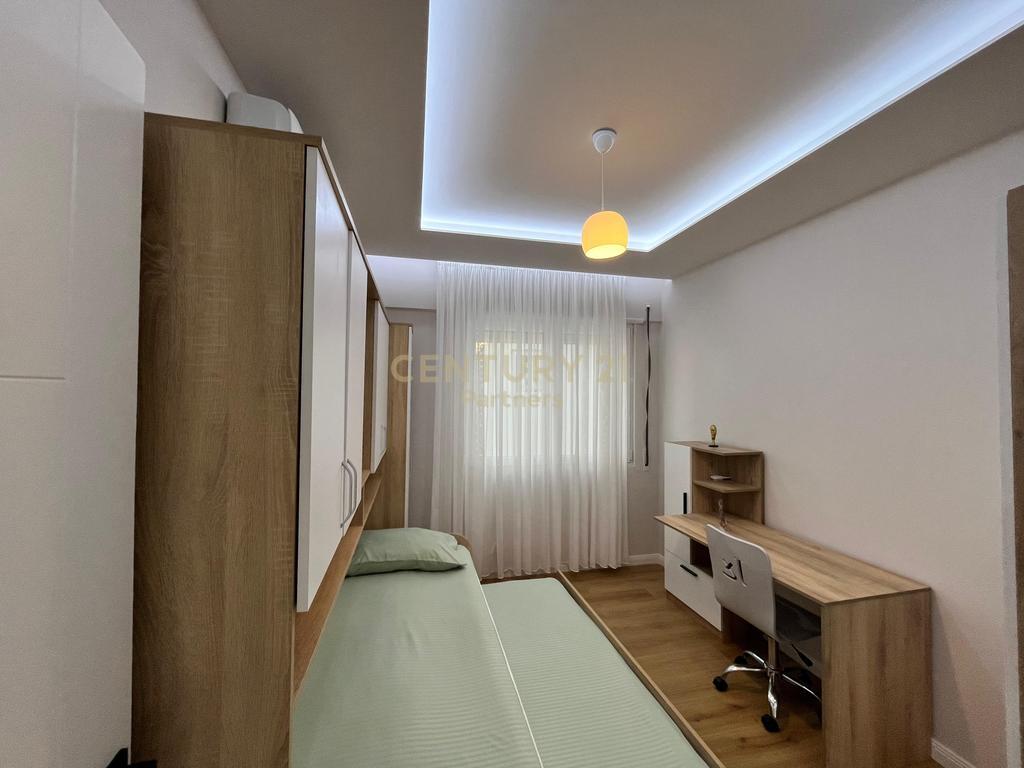 🏡 Perfect Penthouse with Terrace and Stunning Views of Mount Dajti!