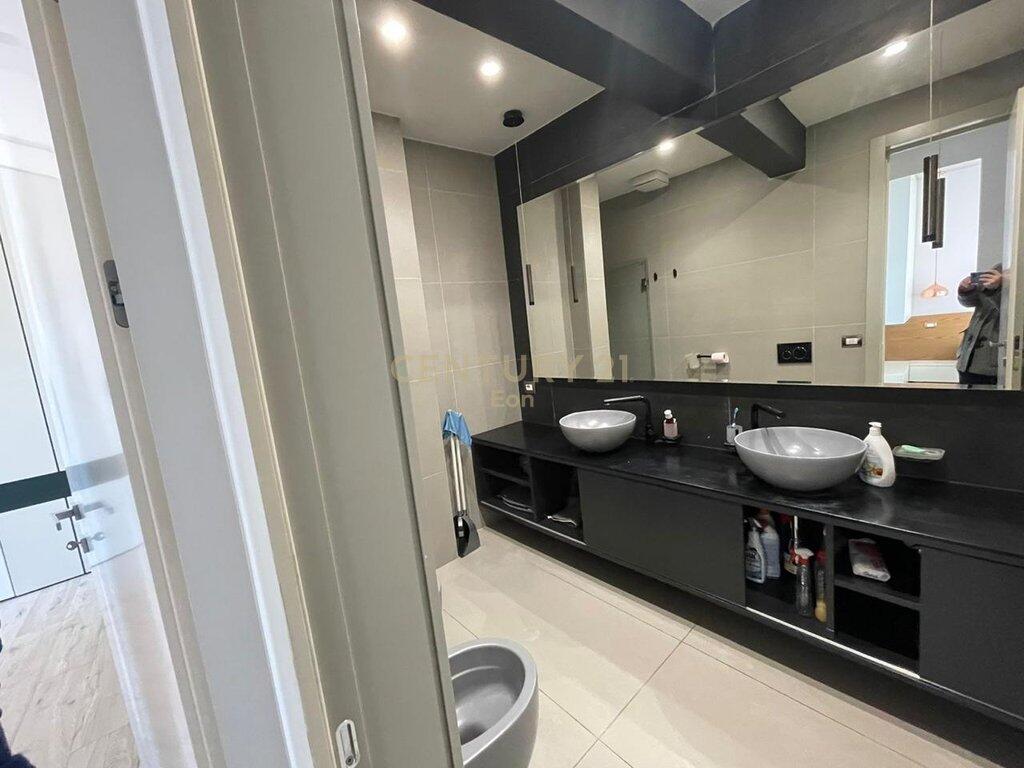 Appartamento 2+1 in Affitto con Vista Mare, Nuova Strada del Porto, Durazzo - 750€ | 120 m²