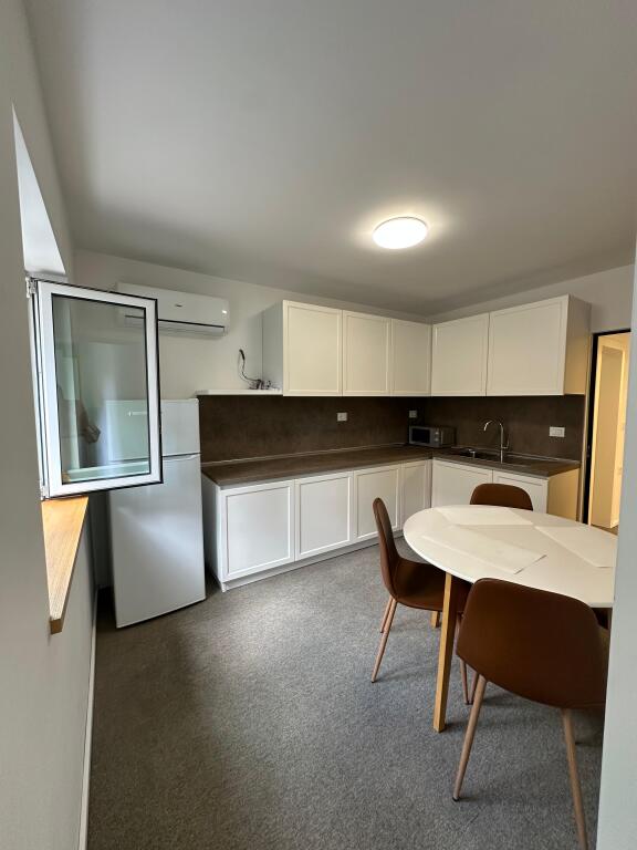 Apartment for Offices for Rent – Durres Street, near the Embassies 💶 Price: 2,000 Euro/month