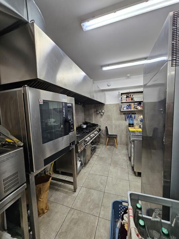 BAR RISTORANTE IN AFFITTO A KODRA E DIELLIT