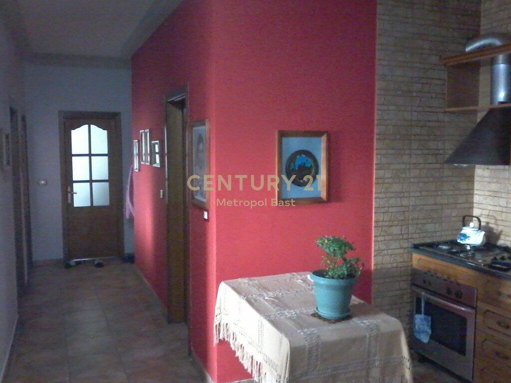 🏡 3-Bedroom Apartment for Sale – Rruga e Dibrës (near SHIK)
