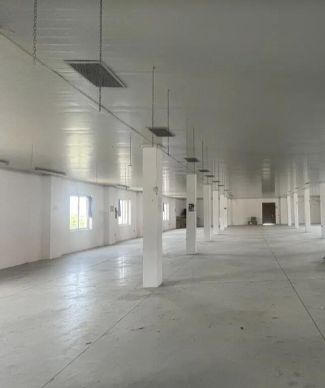 WAREHOUSE FOR SALE IN VAQARR 284 m2