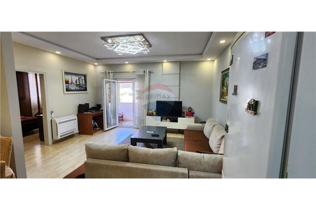 Apartament 2+1 per shitje, Rruga 5 Maj