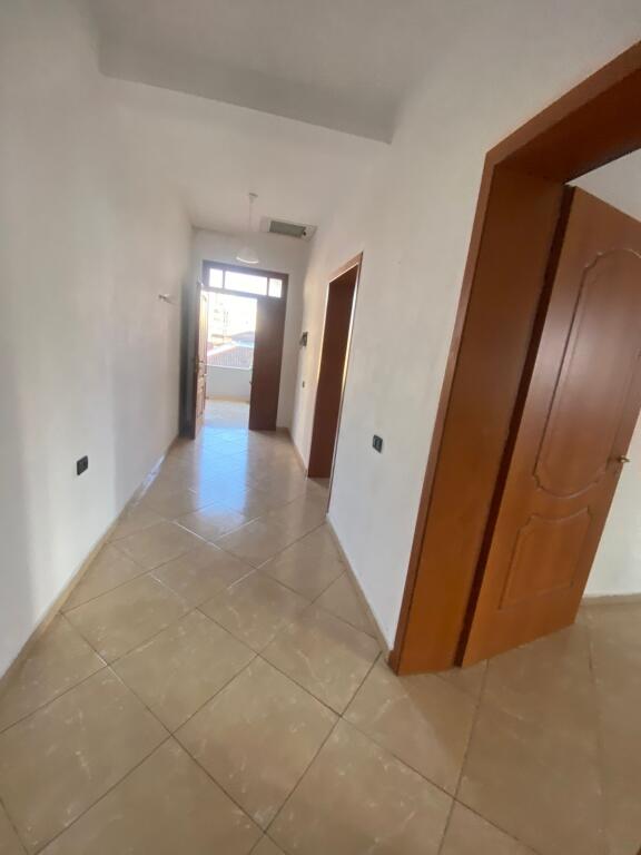 Jepet Apartament me qera