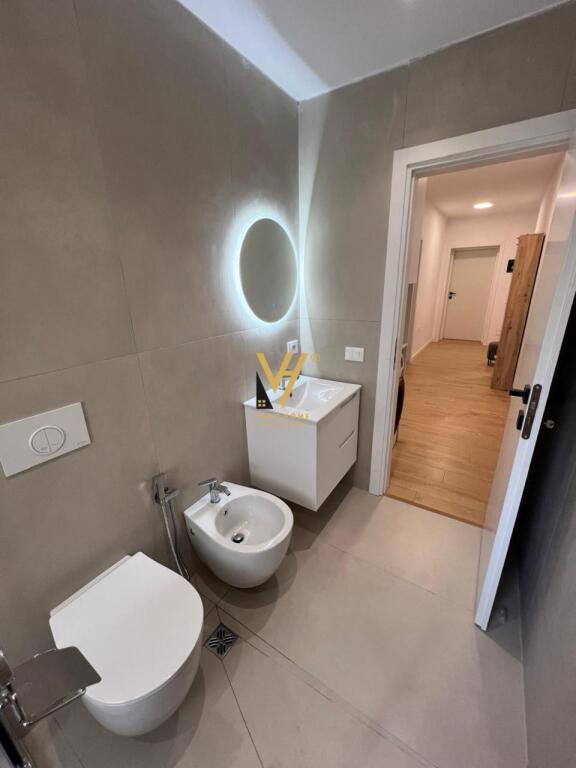 JEPET APARTAMENT 2+1+BLK ME QIRA TE BLV. ZOGU I 1, 950 EURO
