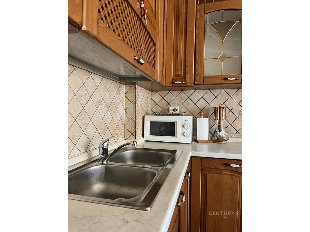 FOR RENT 1+1 NEAR SQUARE 21, 21 DHJETORI!