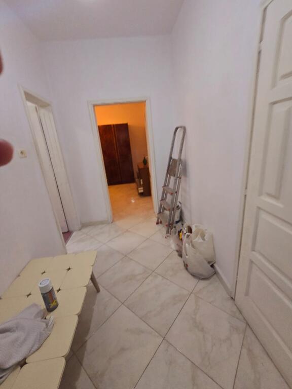 AFFITTASI APPARTAMENTO 1+1 VICINO ALLA SCUOLA DI MUSICA DI DURAZZO