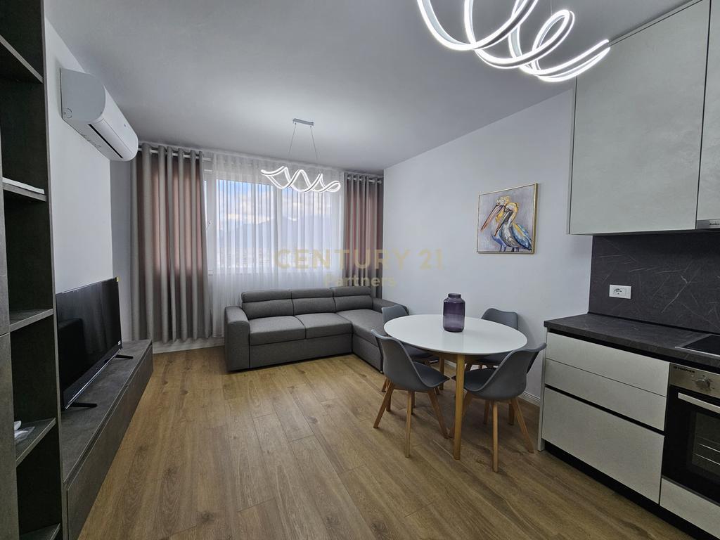 🏢 2-Bedroom Apartment for Rent in Golden Park Residence
