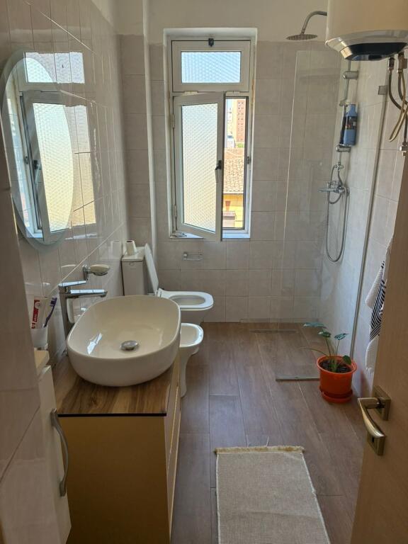 2+1 apartment for rent near Pazari i Ri (60,000 Leke)