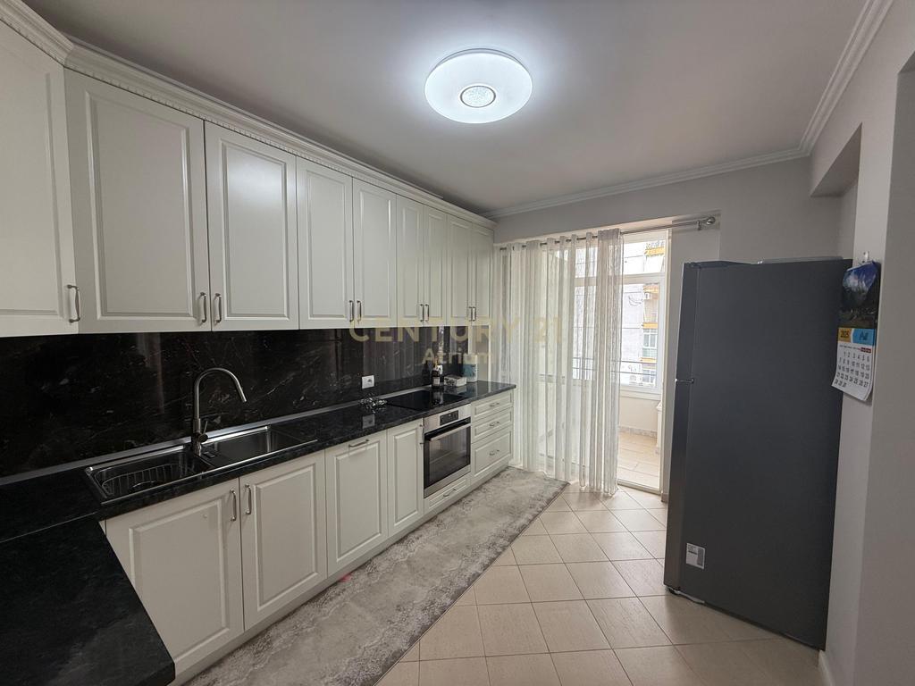  2-Bedroom Apartment for Sale – 2 Minutes from Skanderbeg Square!