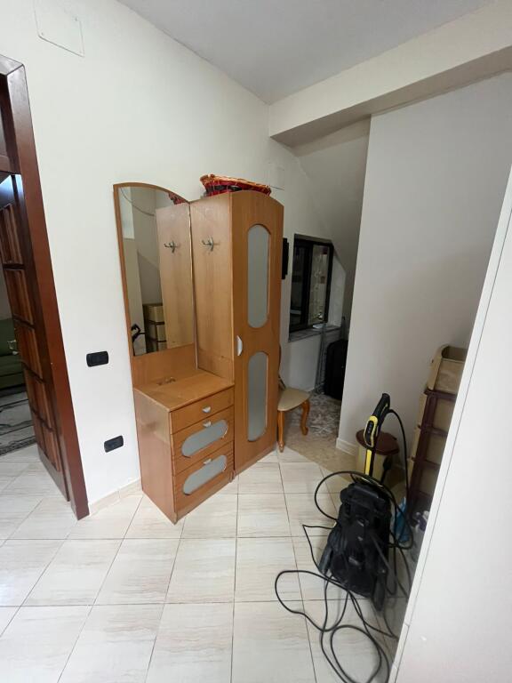 APPARTAMENTO IN AFFITTO IN VIA DIBRA MOLTO VICINO ALLA STRADA PRINCIPALE